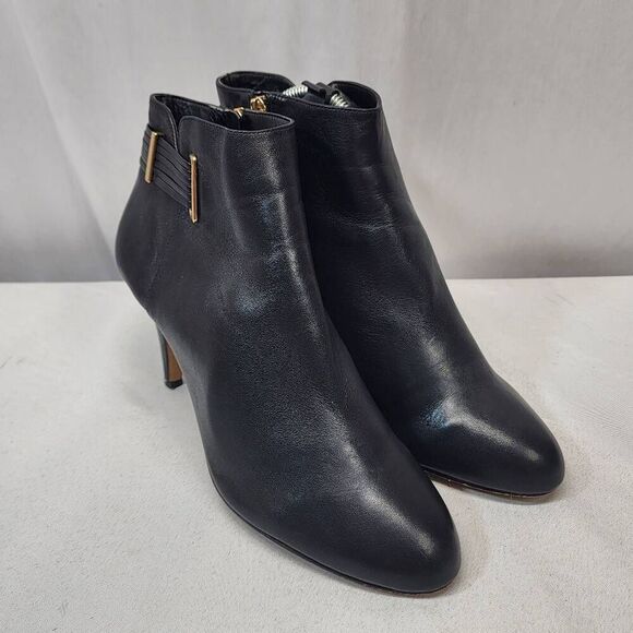 Vince Camuto Vinisha Heeled Bootie Side Zip Black Leather Gold Hardware Ankle 10 - Picture 1 of 9